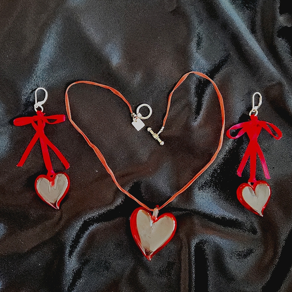SALE! YUMMI- Made in Italy Glass Heart Necklace Set♥️
